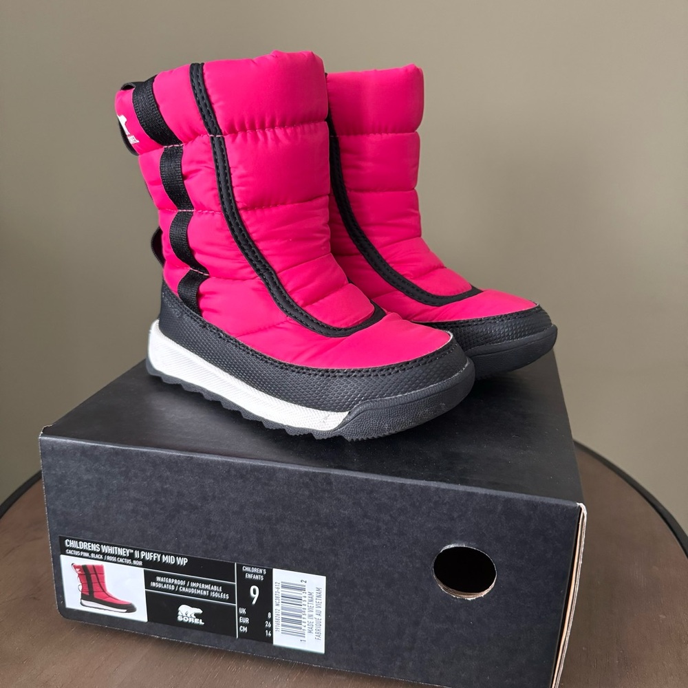 SOLD. Sorel Kids Boots in Pink and Black - Picture 2 of 8